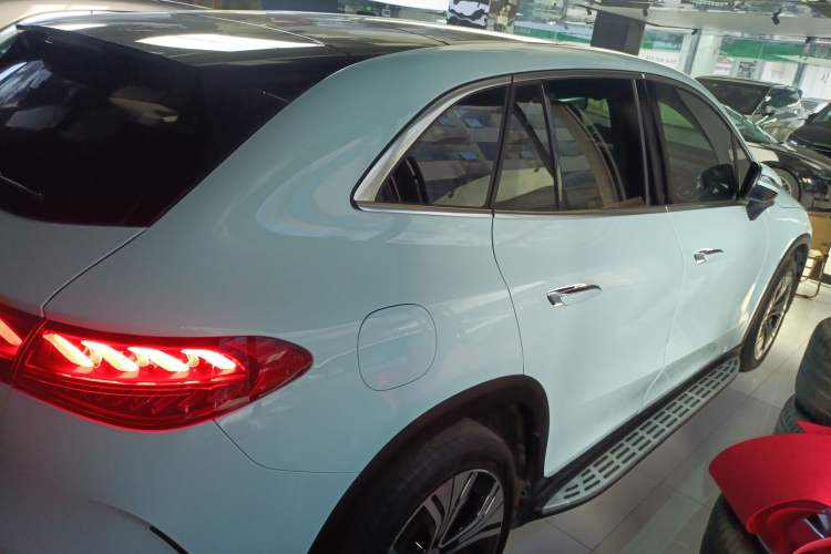 Used Mercedes-Benz EQE SUV 2023 350 4MATIC Luxury Edition Rear Right 45 Deg