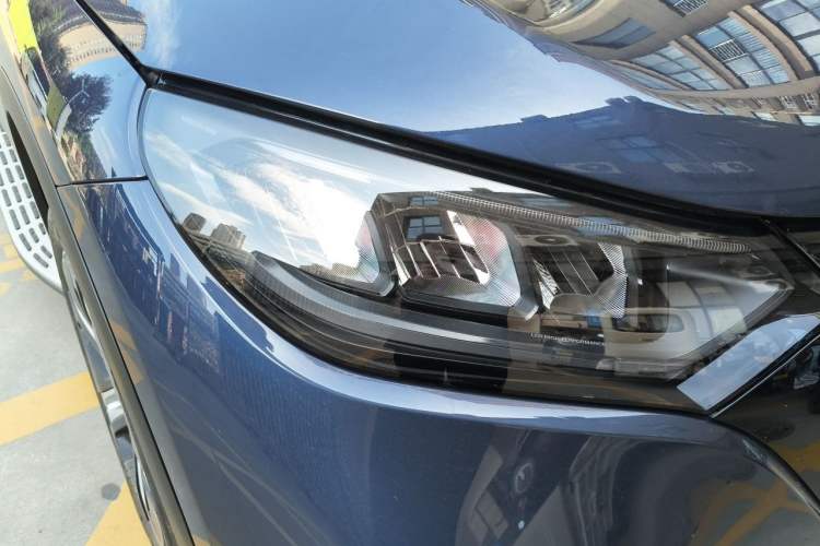 Used Mercedes-Benz EQE SUV 2023 350 4MATIC Pioneer Edition Right Front Headlight