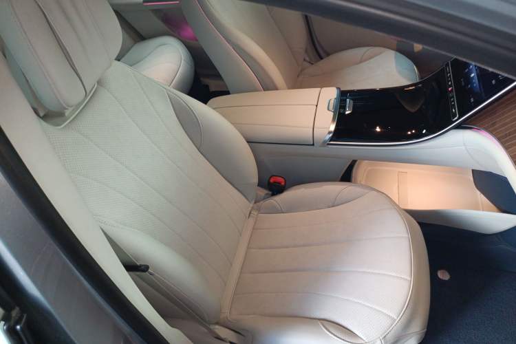 Used Mercedes-Benz EQE SUV 2023 350 4MATIC Luxury Edition Right Front Seat