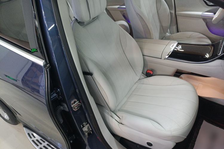 Used Mercedes-Benz EQE SUV 2023 350 4MATIC Pioneer Edition Right Front Seat