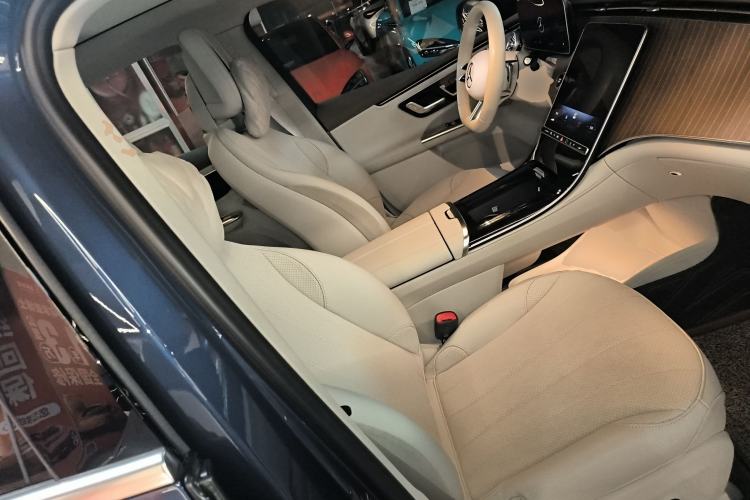 Used Mercedes-Benz EQE SUV 2023 350 4MATIC Pioneer Edition Right Front Seat