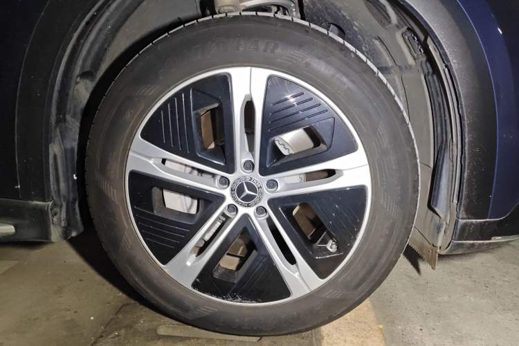 Used Mercedes-Benz EQE SUV 2023 350 4MATIC Pioneer Edition Right Front Wheel Hub