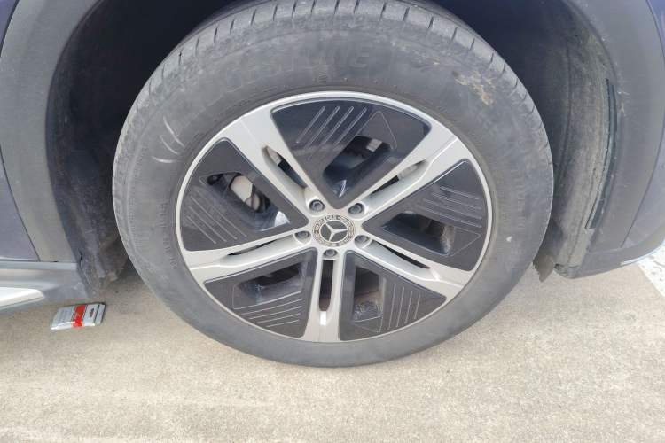 Used Mercedes-Benz EQE SUV 2023 350 4MATIC Pioneer Edition Right Front Wheel Hub
