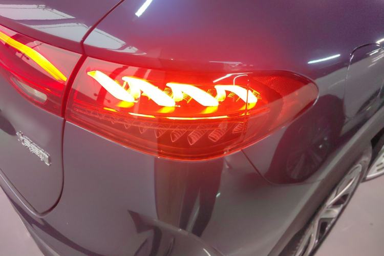 Used Mercedes-Benz EQE SUV 2023 350 4MATIC Pioneer Edition Right Rear Taillight