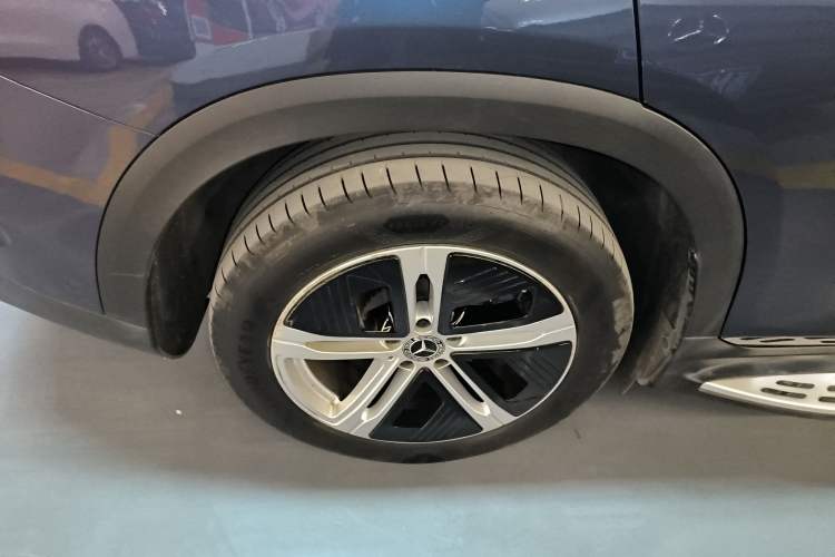 Used Mercedes-Benz EQE SUV 2023 350 4MATIC Pioneer Edition Right Rear Wheel Hub