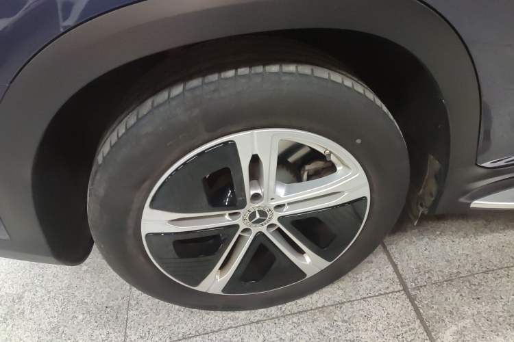 Used Mercedes-Benz EQE SUV 2023 350 4MATIC Pioneer Edition Right Rear Wheel Hub