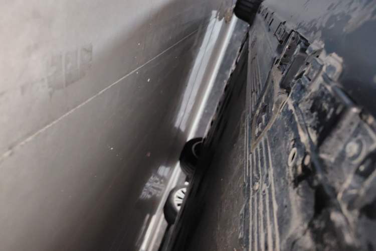 Used Mercedes-Benz EQE SUV 2023 350 4MATIC Pioneer Edition Right Side Sill