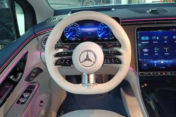 Used Mercedes-Benz EQE SUV 2023 350 4MATIC Luxury Edition Steering Wheel