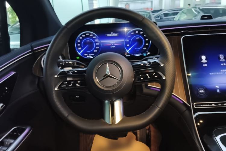 Used Mercedes-Benz EQE SUV 2023 350 4MATIC Pioneer Edition Steering Wheel