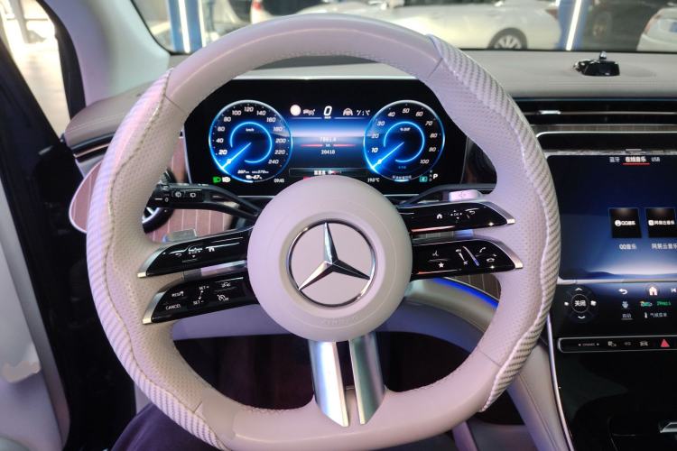 Used Mercedes-Benz EQE SUV 2023 350 4MATIC Luxury Edition Steering Wheel