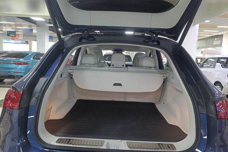 Used Mercedes-Benz EQE SUV 2023 350 4MATIC Pioneer Edition Trunk