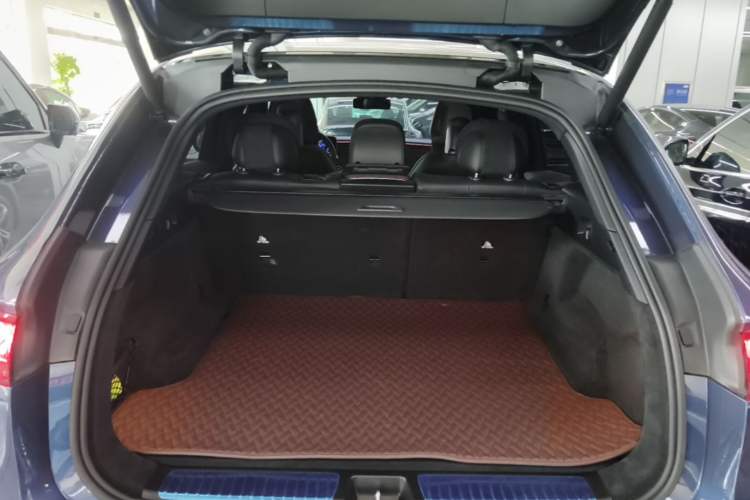Used Mercedes-Benz EQE SUV 2023 350 4MATIC Pioneer Edition Trunk