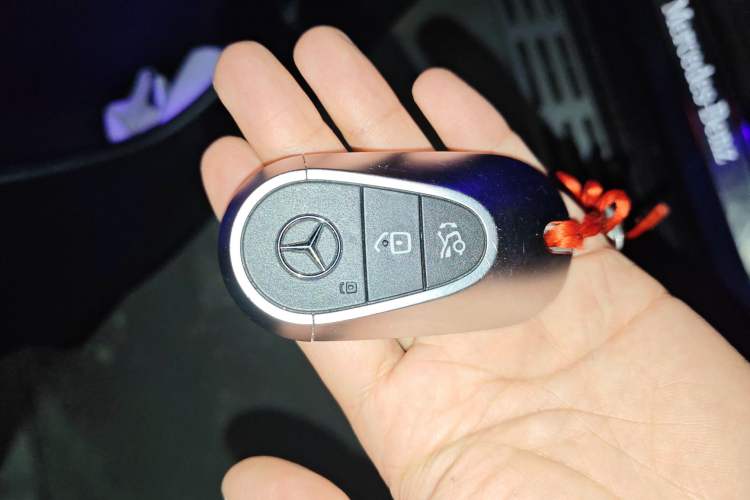 Used Mercedes-Benz EQE SUV 2023 350 4MATIC Pioneer Edition Vehicle Key