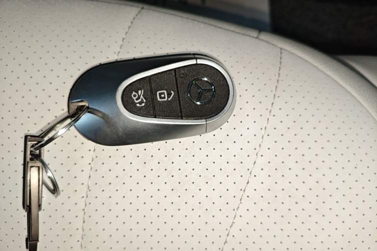 Used Mercedes-Benz EQE SUV 2023 350 4MATIC Pioneer Edition Vehicle Key