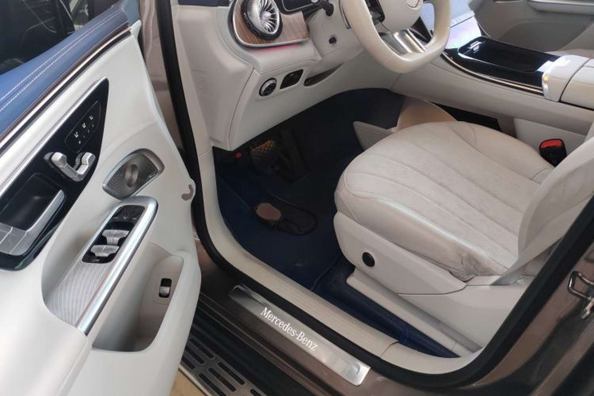 Used Mercedes-Benz EQE SUV 2023 350 4MATIC Luxury Edition Driver Seat