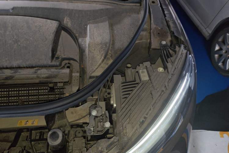 Used Mercedes-Benz EQE SUV 2023 350 4MATIC Luxury Edition Engine Bay Left