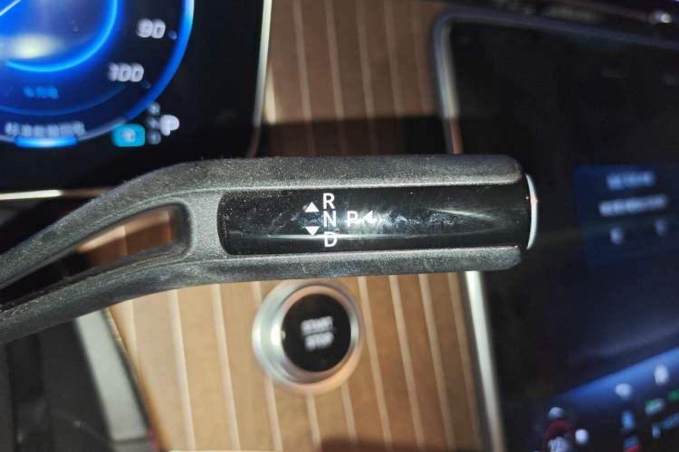 Used Mercedes-Benz EQE SUV 2023 350 4MATIC Luxury Edition Gear Lever