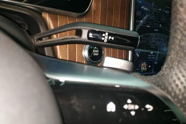 Used Mercedes-Benz EQE SUV 2023 350 4MATIC Luxury Edition Gear Lever