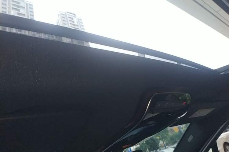 Used Mercedes-Benz EQE SUV 2023 350 4MATIC Luxury Edition Headliner