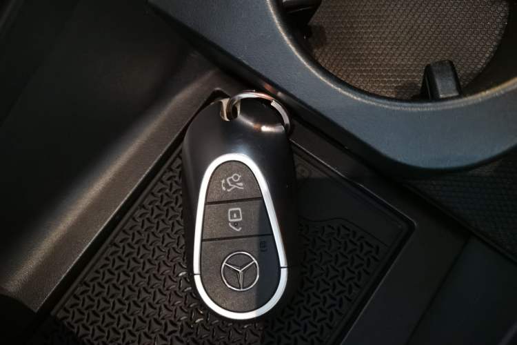 Used Mercedes-Benz EQE SUV 2023 350 4MATIC Luxury Edition Interior 1