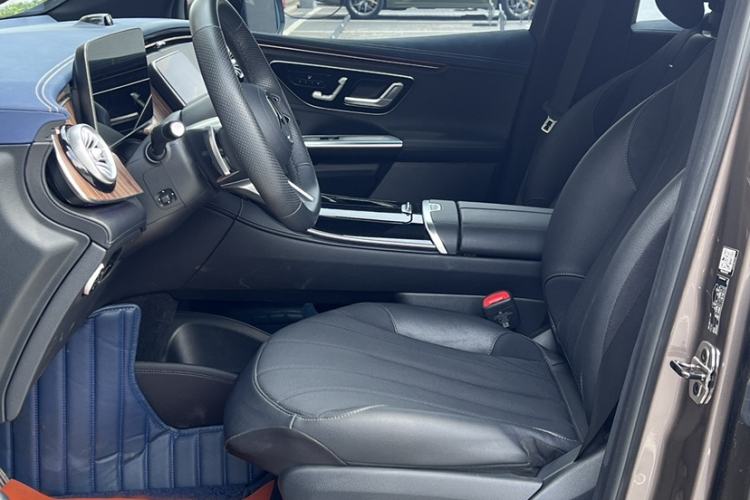 Used Mercedes-Benz EQE SUV 2023 350 4MATIC Luxury Edition Interior 1