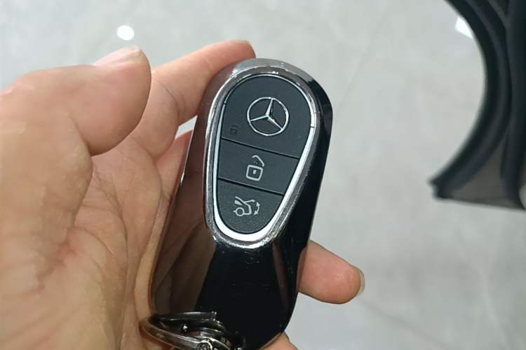 Used Mercedes-Benz EQE SUV 2023 500 4MATIC Interior 1