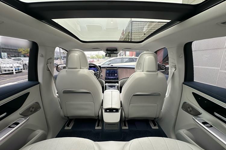 Used Mercedes-Benz EQE SUV 2023 350 4MATIC Luxury Edition Interior 5