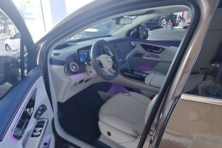 Used Mercedes-Benz EQE SUV 2023 350 4MATIC Luxury Edition Left Front Seat