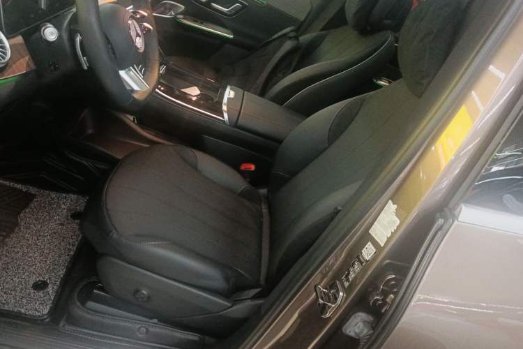 Used Mercedes-Benz EQE SUV 2023 350 4MATIC Luxury Edition Left Front Seat