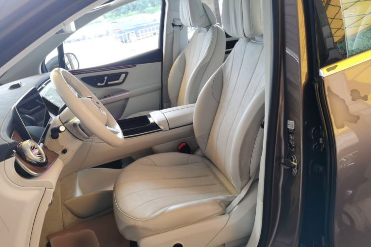 Used Mercedes-Benz EQE SUV 2023 350 4MATIC Luxury Edition Left Front Seat