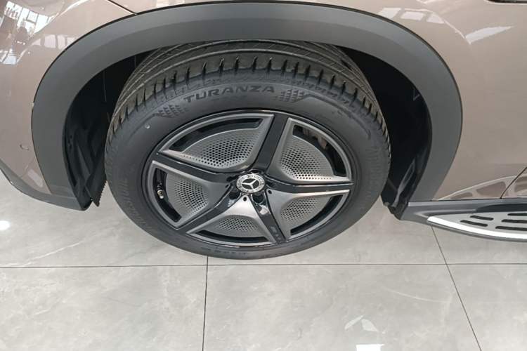 Used Mercedes-Benz EQE SUV 2023 500 4MATIC Left Front Wheel Hub