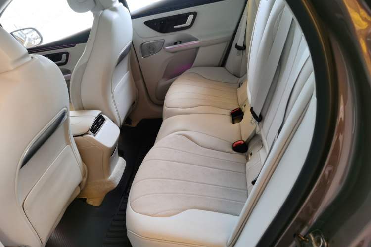 Used Mercedes-Benz EQE SUV 2023 350 4MATIC Luxury Edition Left Rear Seat