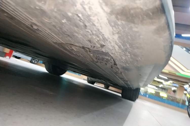 Used Mercedes-Benz EQE SUV 2023 350 4MATIC Luxury Edition Left Side Sill
