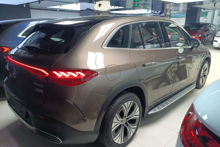 Used Mercedes-Benz EQE SUV 2023 350 4MATIC Luxury Edition Rear Right 45 Deg