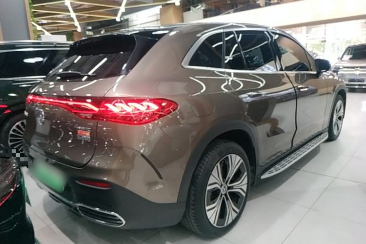 Used Mercedes-Benz EQE SUV 2023 350 4MATIC Luxury Edition Rear Right 45 Deg