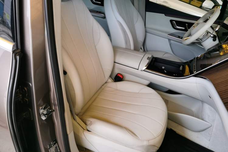 Used Mercedes-Benz EQE SUV 2023 350 4MATIC Luxury Edition Right Front Seat