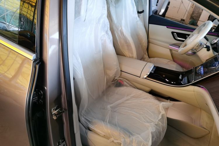 Used Mercedes-Benz EQE SUV 2023 350 4MATIC Luxury Edition Right Front Seat