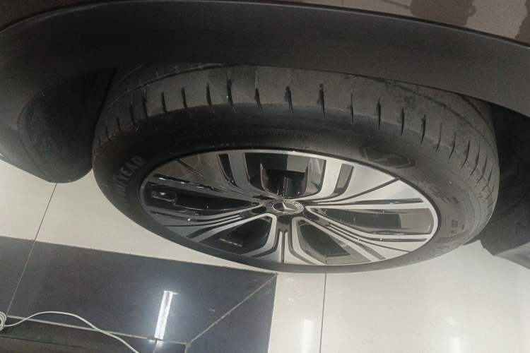 Used Mercedes-Benz EQE SUV 2023 350 4MATIC Luxury Edition Right Rear Wheel Hub