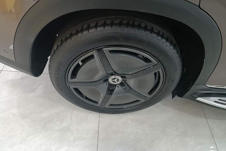Used Mercedes-Benz EQE SUV 2023 500 4MATIC Right Rear Wheel Hub