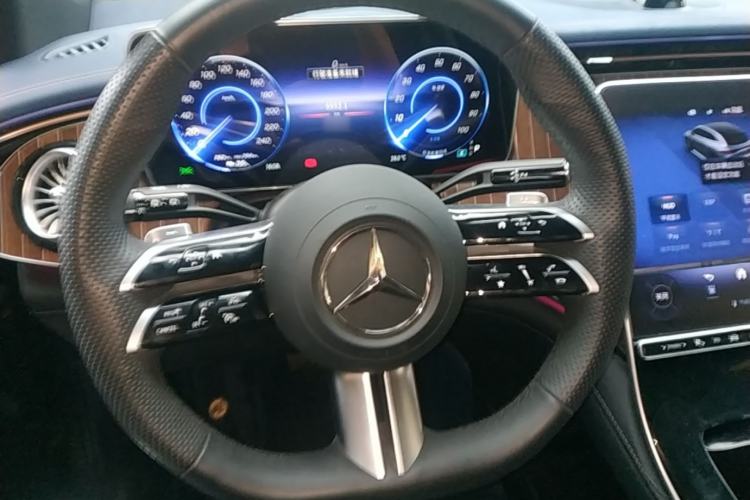 Used Mercedes-Benz EQE SUV 2023 350 4MATIC Luxury Edition Steering Wheel