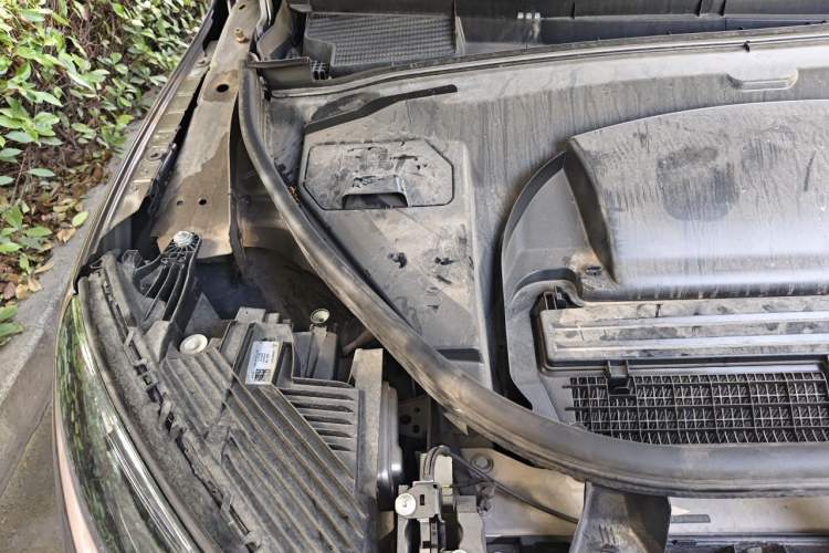 Used Mercedes-Benz EQE SUV 2023 350 4MATIC Luxury Edition Engine Bay Right