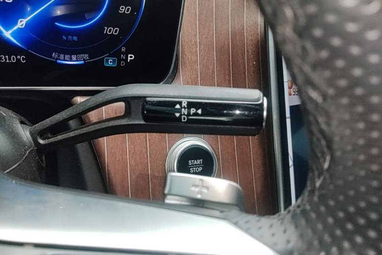 Used Mercedes-Benz EQE SUV 2023 350 4MATIC Luxury Edition Gear Lever
