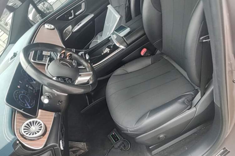 Used Mercedes-Benz EQE SUV 2023 350 4MATIC Luxury Edition Left Front Seat
