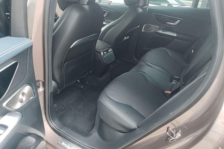 Used Mercedes-Benz EQE SUV 2023 350 4MATIC Luxury Edition Left Rear Seat