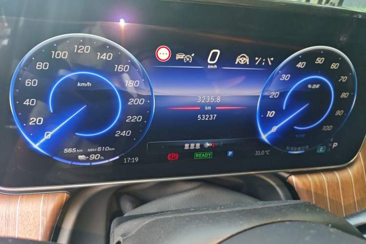 Used Mercedes-Benz EQE SUV 2023 350 4MATIC Luxury Edition Odometer Close Up
