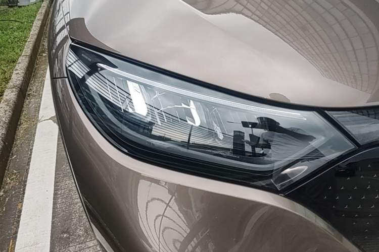 Used Mercedes-Benz EQE SUV 2023 350 4MATIC Luxury Edition Right Front Headlight