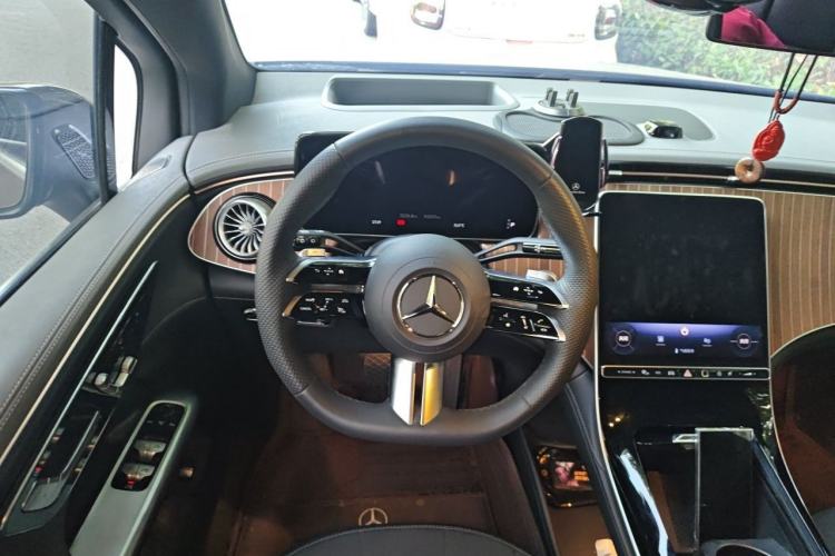 Used Mercedes-Benz EQE SUV 2023 350 4MATIC Luxury Edition Steering Wheel