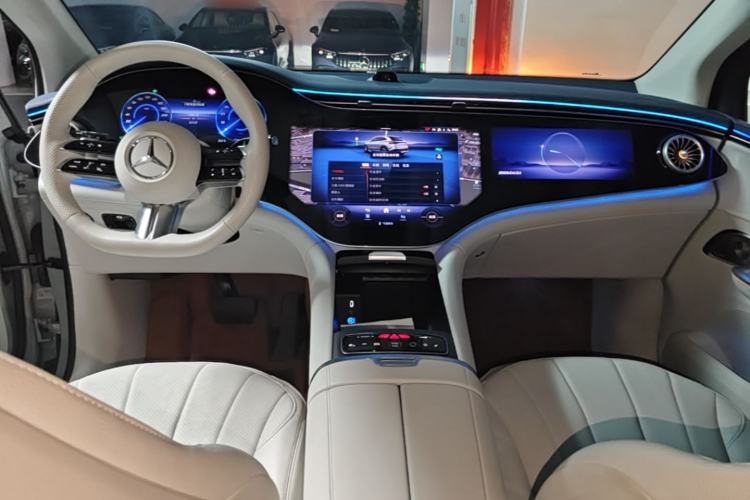 Used Mercedes-Benz EQE SUV 2023 500 4MATIC Center Console