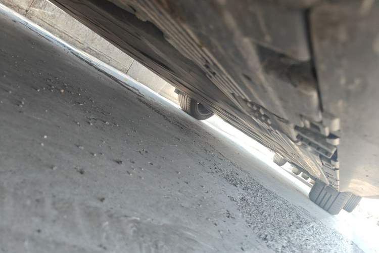 Used Mercedes-Benz EQE SUV 2023 500 4MATIC Chassis Front Left