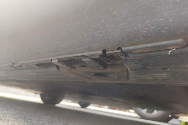 Used Mercedes-Benz EQE SUV 2023 500 4MATIC Special Edition Chassis Rear Left